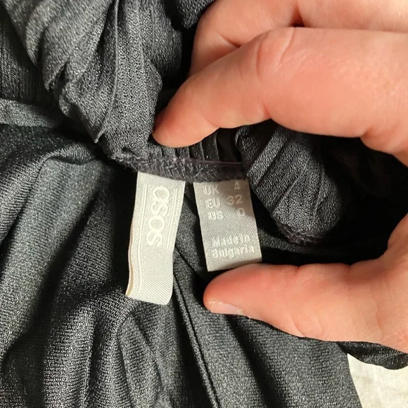 ASOS black plunge neck pleated maxi - Picture 5 of 8